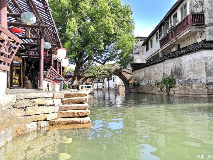 理想汽车公布第4周周销量:0.85万辆 与问界你追我赶